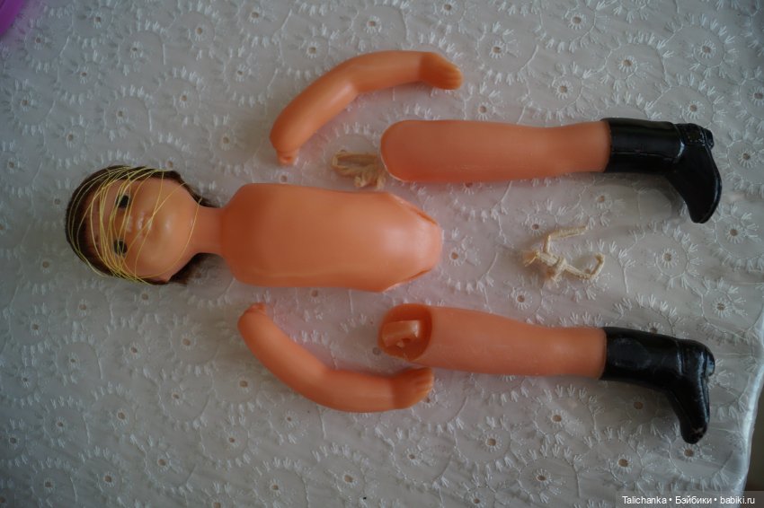 Третья выписка февраля снова вышиванка уже для мальчика Выводим базироном почеркушки Лив Алексис снова красавица