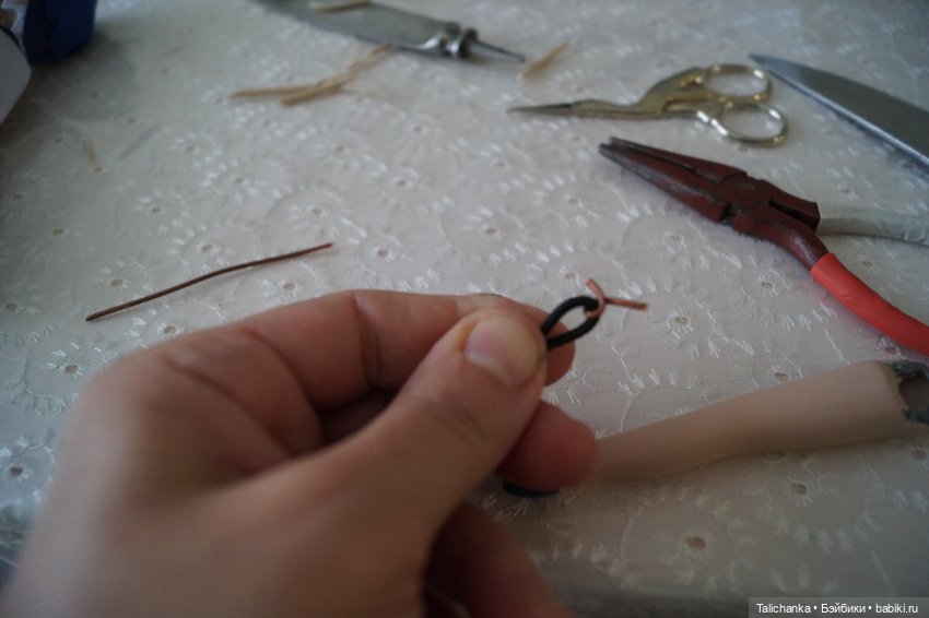 Вторая выписка марта Шурочка ф-ки Победа стала школьницей Снова в работе клей+сода: лечим шейку пупса Ремонт ножек