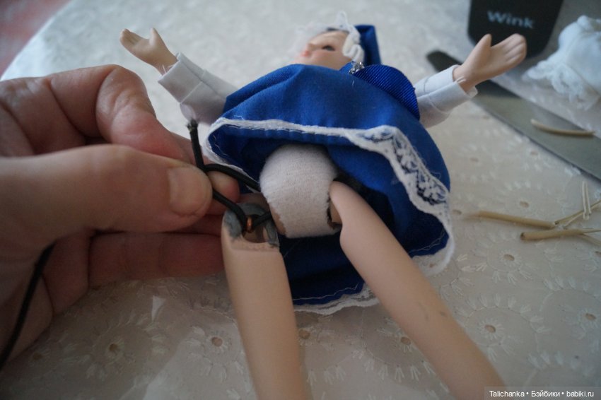 Вторая выписка марта Шурочка ф-ки Победа стала школьницей Снова в работе клей+сода: лечим шейку пупса Ремонт ножек