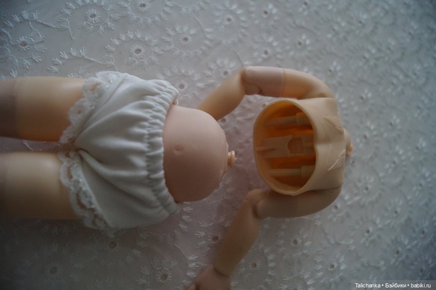 Вторая выписка марта Шурочка ф-ки Победа стала школьницей Снова в работе клей+сода: лечим шейку пупса Ремонт ножек