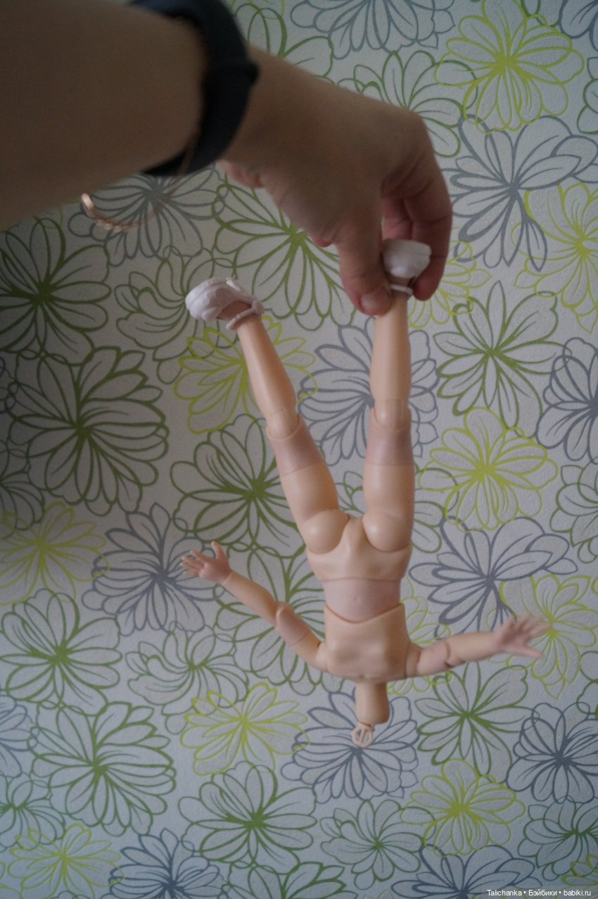 Вторая выписка марта Шурочка ф-ки Победа стала школьницей Снова в работе клей+сода: лечим шейку пупса Ремонт ножек