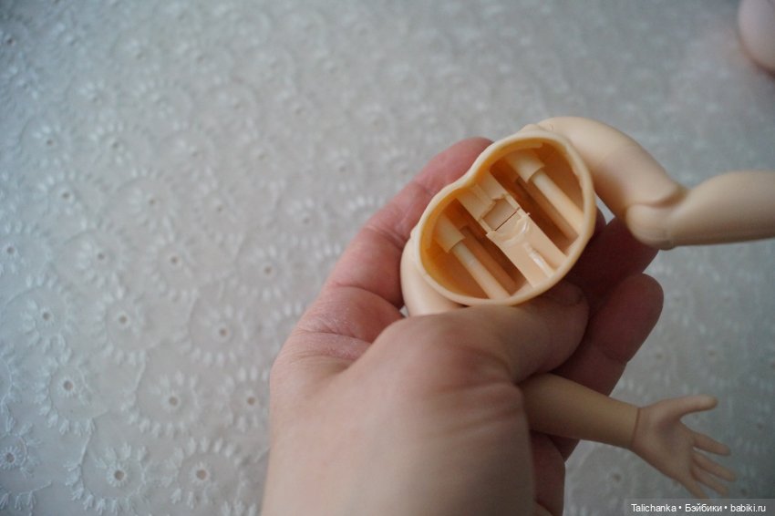 Вторая выписка марта Шурочка ф-ки Победа стала школьницей Снова в работе клей+сода: лечим шейку пупса Ремонт ножек