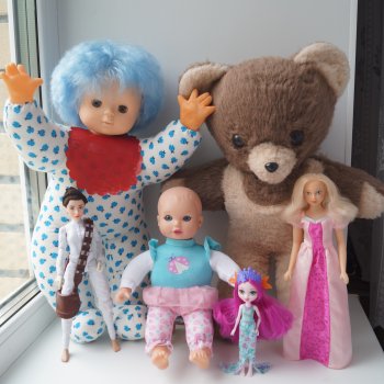 Вторая выписка июня Собрались куколки из разных посылок Мишеньке вернула зрение и мягкость шубки Рождение  ДенискиКругозор