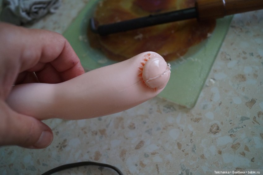 Первая выписка августа Паяю шейное крепление белого медведя и оторванный диск Ленигрушки Ремонт мебели и детской переноски