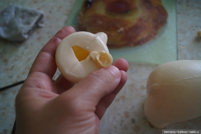 Первая выписка августа Паяю шейное крепление белого медведя и оторванный диск Ленигрушки Ремонт мебели и детской переноски