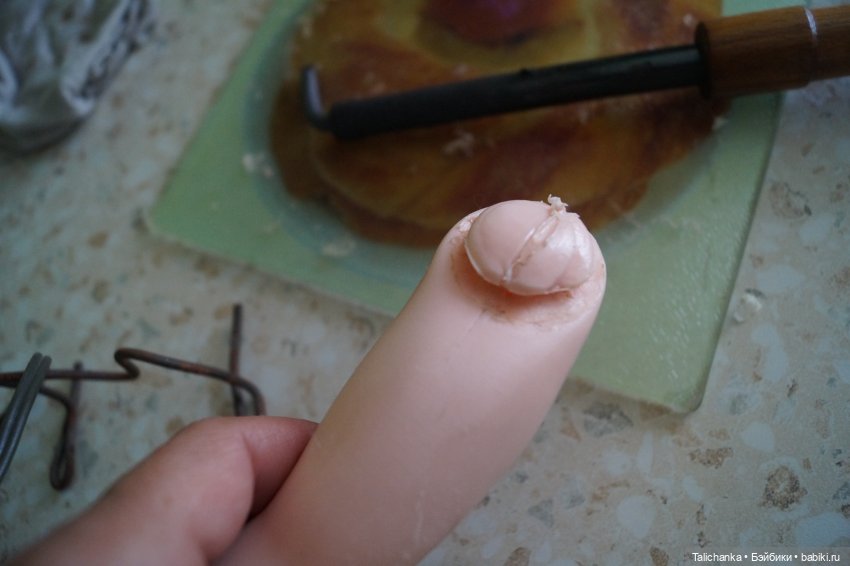 Первая выписка августа Паяю шейное крепление белого медведя и оторванный диск Ленигрушки Ремонт мебели и детской переноски