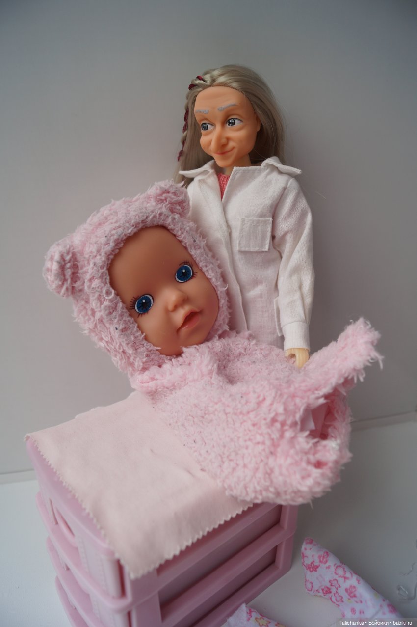 Третья выписка августа Полная прошивка пупсика Замена ткани на руках и ногах Ремонт колеса Молнии Маккуин Наводим красоту