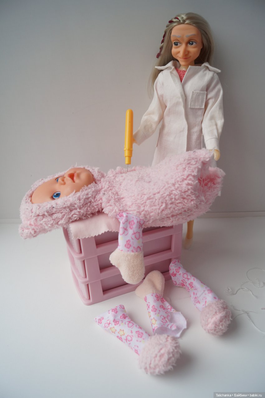 Третья выписка августа Полная прошивка пупсика Замена ткани на руках и ногах Ремонт колеса Молнии Маккуин Наводим красоту