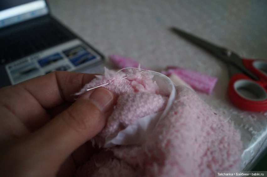 Третья выписка августа Полная прошивка пупсика Замена ткани на руках и ногах Ремонт колеса Молнии Маккуин Наводим красоту