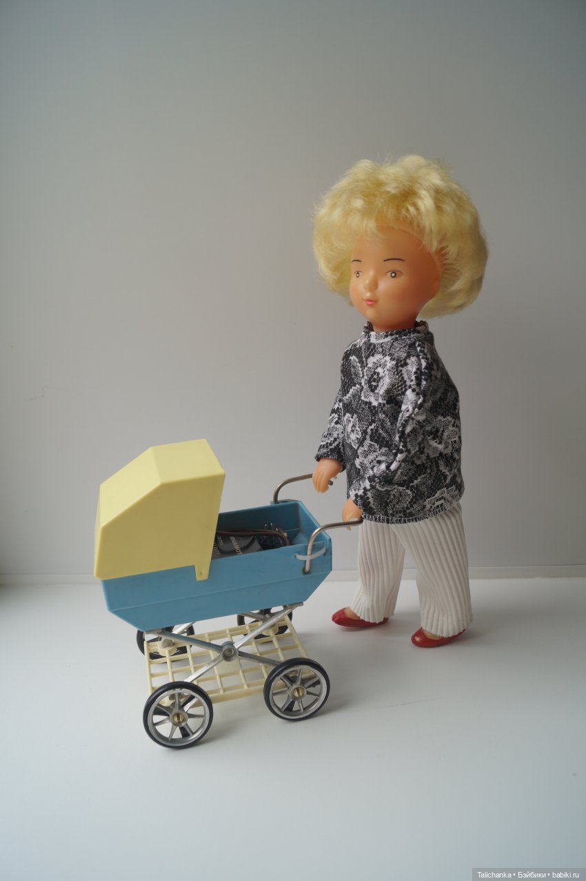 Третья выписка августа Полная прошивка пупсика Замена ткани на руках и ногах Ремонт колеса Молнии Маккуин Наводим красоту