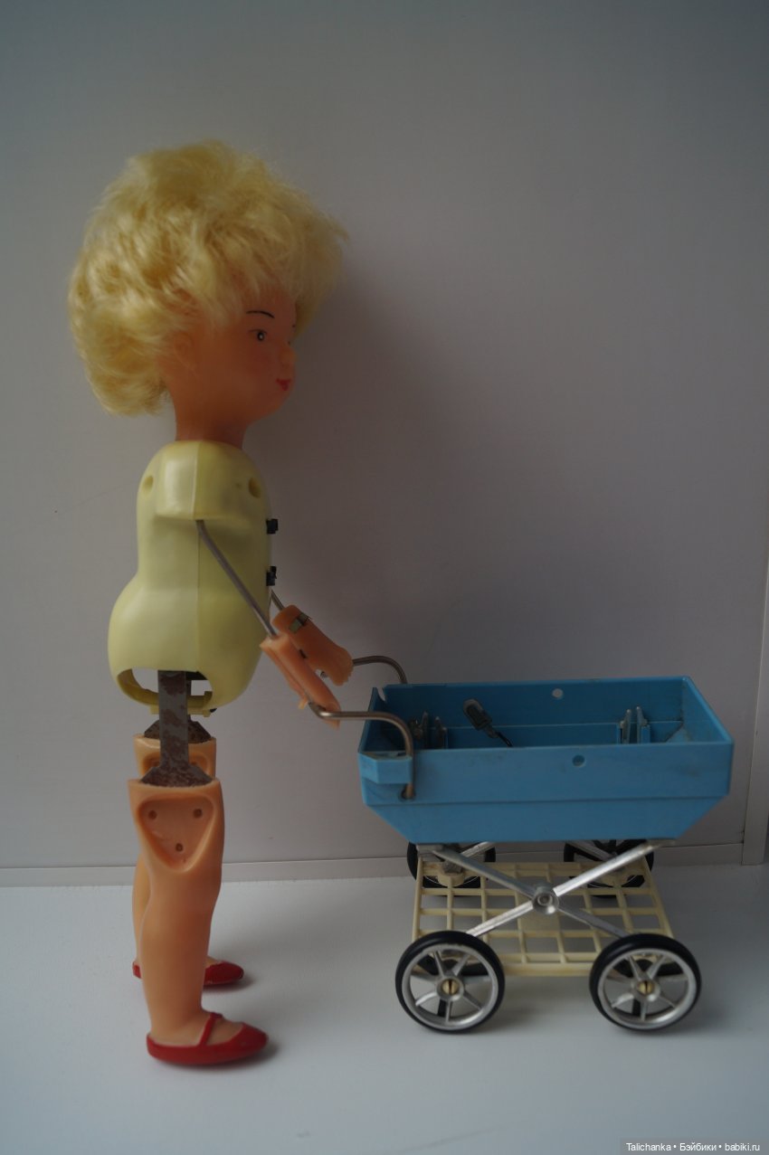 Третья выписка августа Полная прошивка пупсика Замена ткани на руках и ногах Ремонт колеса Молнии Маккуин Наводим красоту