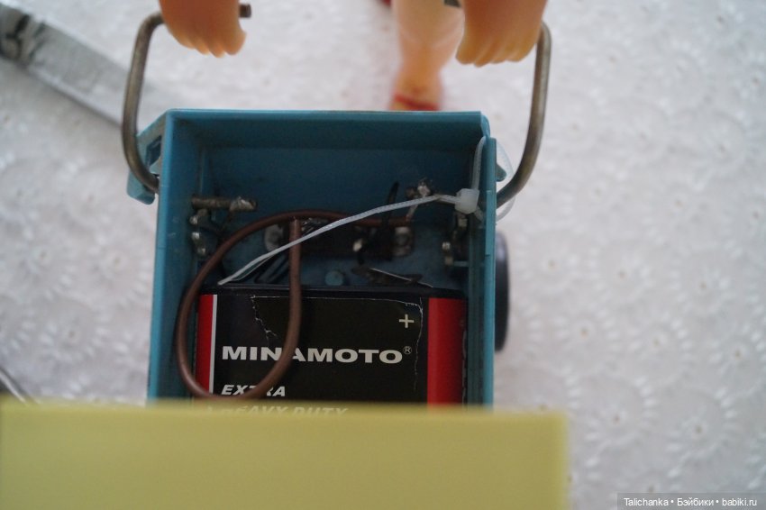 Третья выписка августа Полная прошивка пупсика Замена ткани на руках и ногах Ремонт колеса Молнии Маккуин Наводим красоту