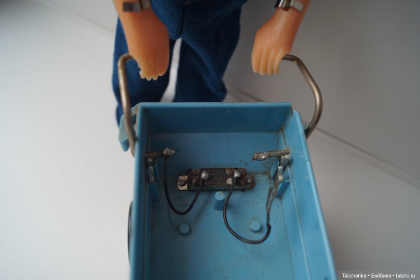 Третья выписка августа Полная прошивка пупсика Замена ткани на руках и ногах Ремонт колеса Молнии Маккуин Наводим красоту