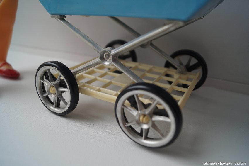 Третья выписка августа Полная прошивка пупсика Замена ткани на руках и ногах Ремонт колеса Молнии Маккуин Наводим красоту