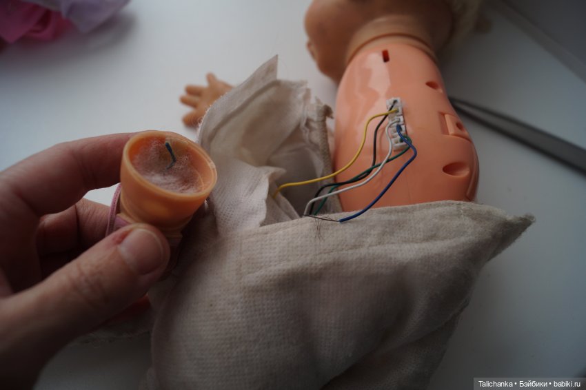 Третья выписка февраля. Малышка найдёнка выздоровела: прошили волосы, отмыли почеркушки. Как очистить ржавчину. Девочка