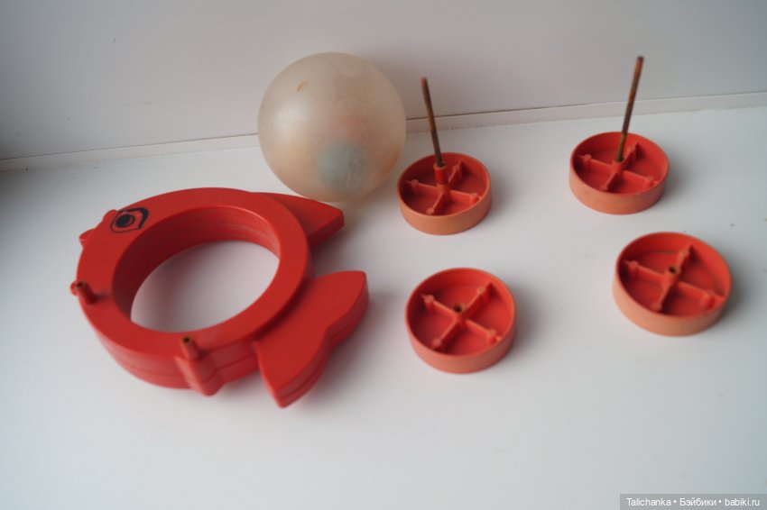 Первая выписка апреля. Реанимирую волосы Мериды. Как подклеить разрыв глазницы у пупса. Чиним деревянного Незнайку СССР.