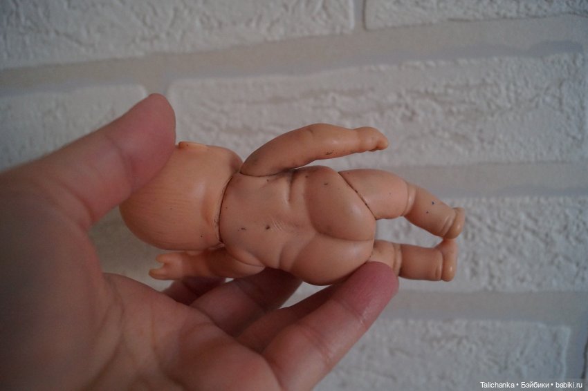 Первая выписка апреля. Реанимирую волосы Мериды. Как подклеить разрыв глазницы у пупса. Чиним деревянного Незнайку СССР.