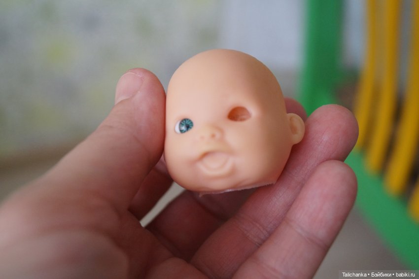 Первая выписка апреля. Реанимирую волосы Мериды. Как подклеить разрыв глазницы у пупса. Чиним деревянного Незнайку СССР.