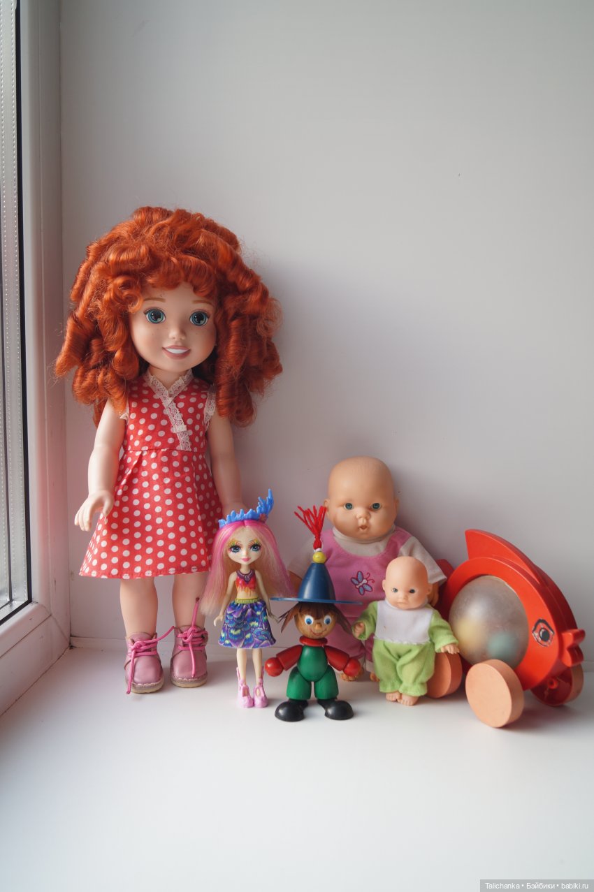 Первая выписка апреля. Реанимирую волосы Мериды. Как подклеить разрыв глазницы у пупса. Чиним деревянного Незнайку СССР.