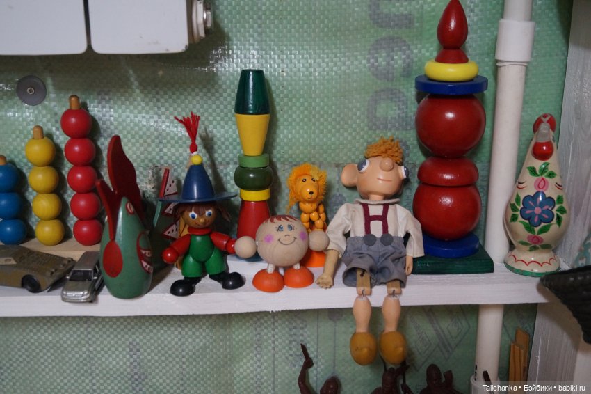 Первая выписка апреля. Реанимирую волосы Мериды. Как подклеить разрыв глазницы у пупса. Чиним деревянного Незнайку СССР.