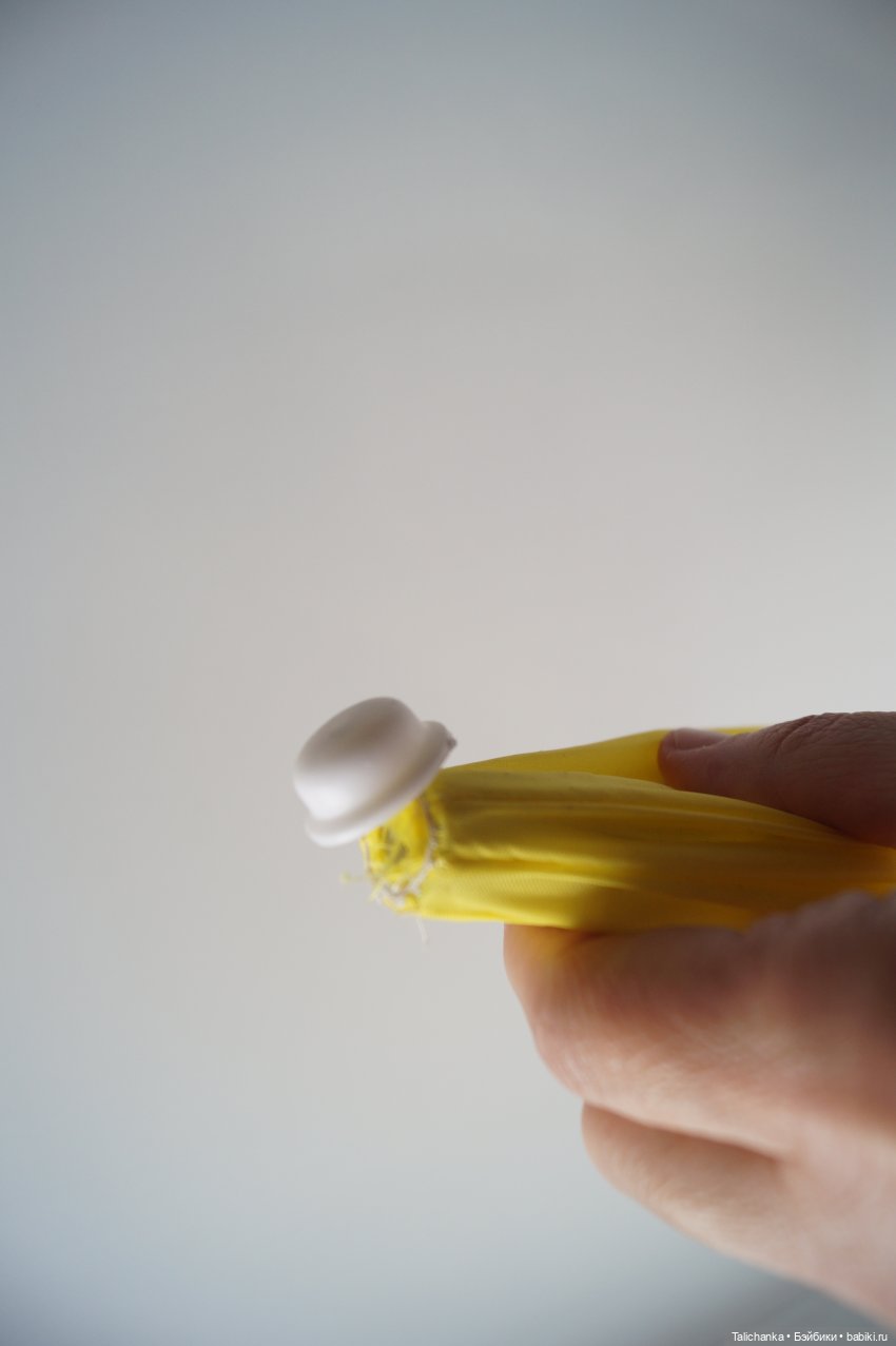 Вторая выписка апреля. Приводим в порядок фарфоровую куклу. Снова клеим разрыв шеи резинового пупса. Чистим и чиним