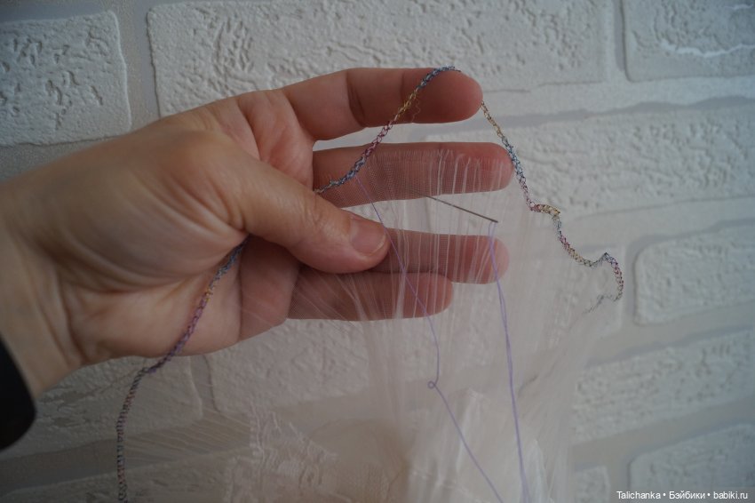 Вторая выписка апреля. Приводим в порядок фарфоровую куклу. Снова клеим разрыв шеи резинового пупса. Чистим и чиним