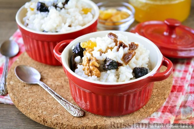 Вторая выписка апреля. Приводим в порядок фарфоровую куклу. Снова клеим разрыв шеи резинового пупса. Чистим и чиним