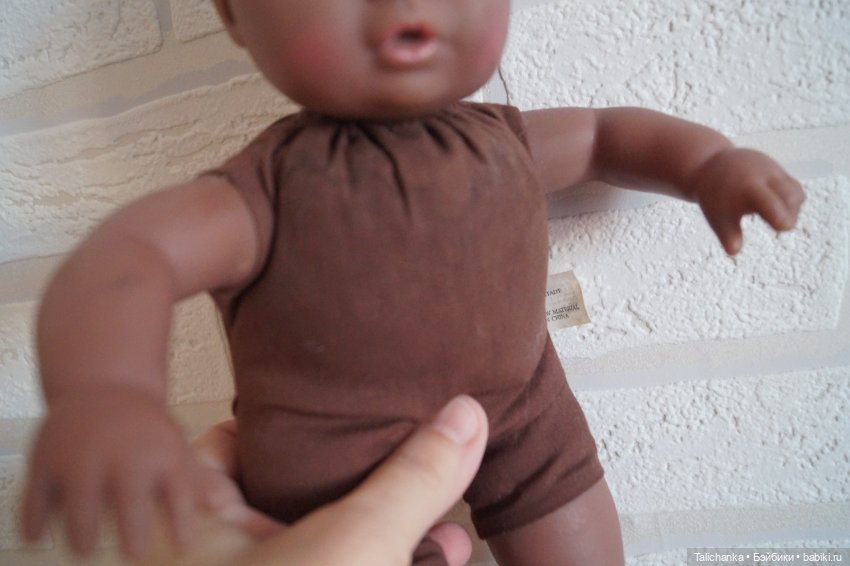 Вторая выписка апреля. Приводим в порядок фарфоровую куклу. Снова клеим разрыв шеи резинового пупса. Чистим и чиним