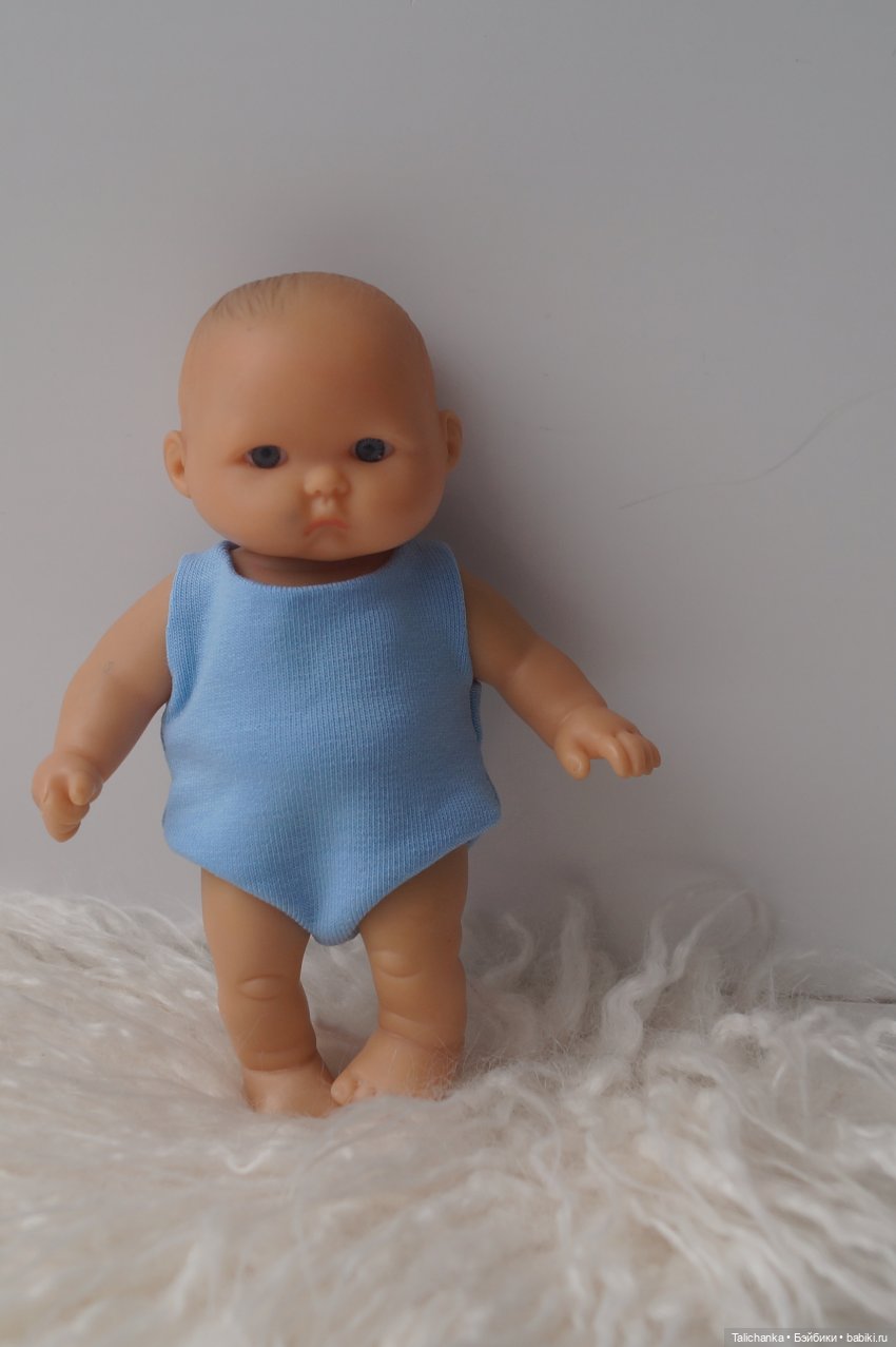 Вторая выписка апреля. Приводим в порядок фарфоровую куклу. Снова клеим разрыв шеи резинового пупса. Чистим и чиним