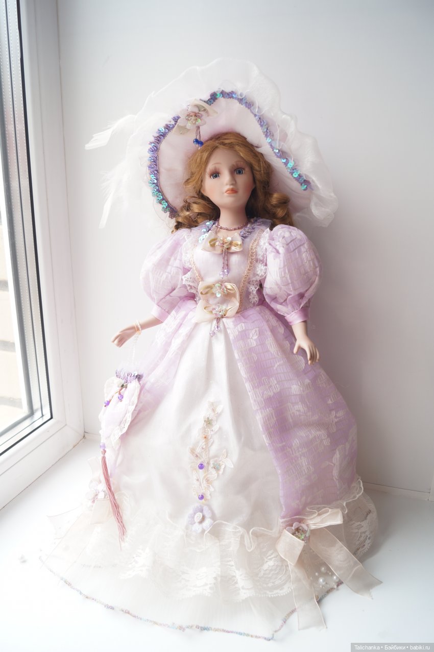 Вторая выписка апреля. Приводим в порядок фарфоровую куклу. Снова клеим разрыв шеи резинового пупса. Чистим и чиним