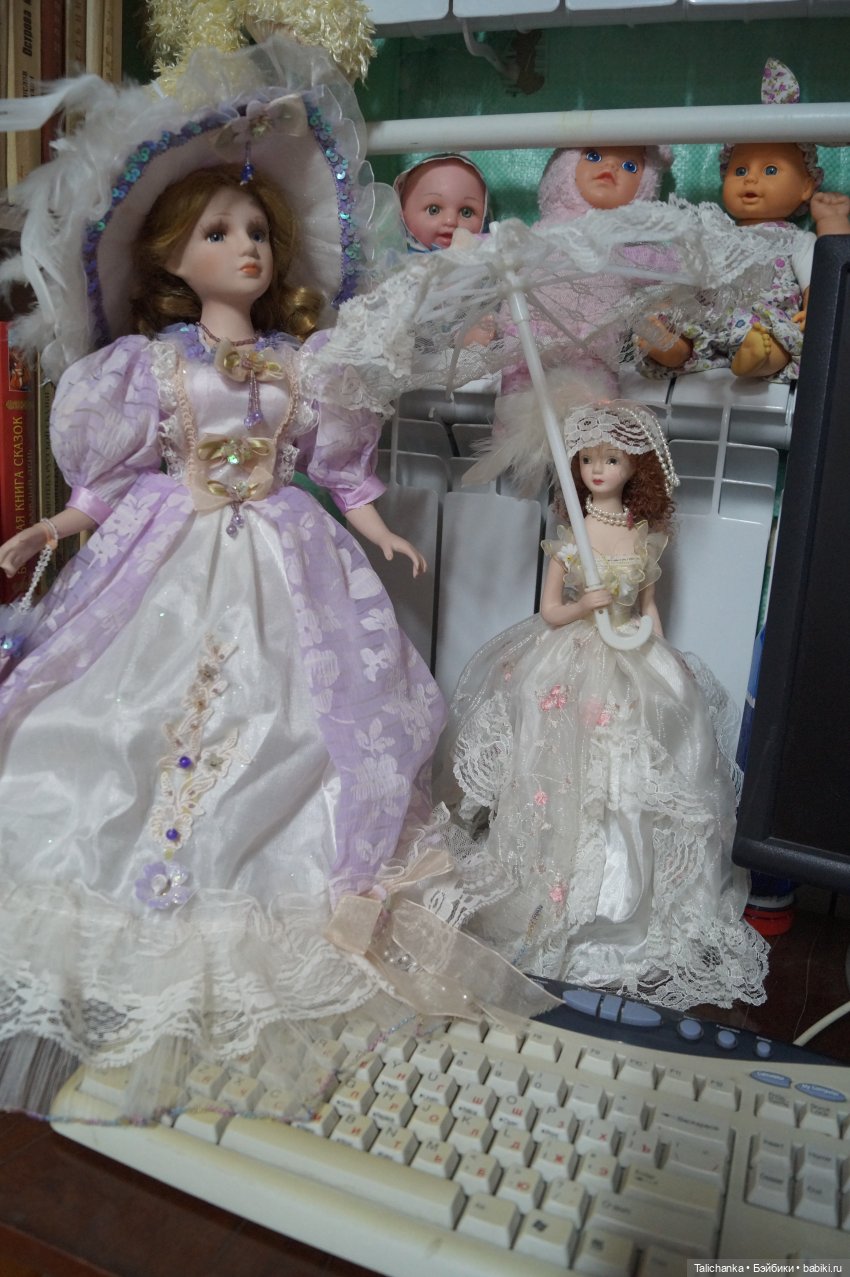 Вторая выписка апреля. Приводим в порядок фарфоровую куклу. Снова клеим разрыв шеи резинового пупса. Чистим и чиним