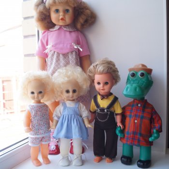 Третья выписка апреля. Крокодил Гена на санаторном лечении. Ремонт разбитых и пожелтевших глаз. Восстановление мягкости волос. Паяем ГДРочку