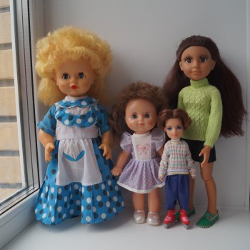 Четвёртая выписка апреля, перетяжка шарнирной куклы из серии Модные подружки, ремонт моргающих глазных капсул, паяем пятку, чем заменить утерянную сменную обувь Братц