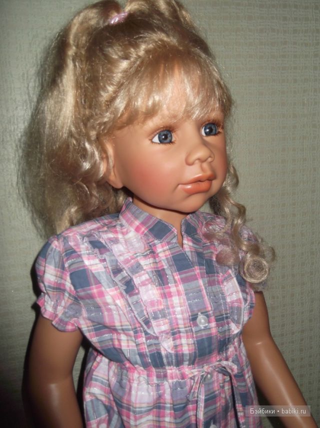 Моника Левениг