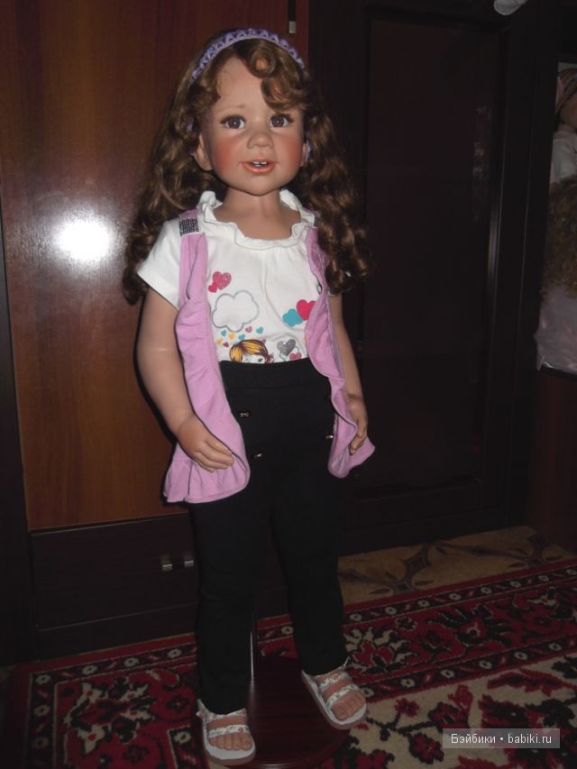 Моника Левениг