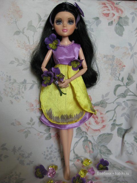 Цветы к празднику — Одежда и обувь для кукол своими руками: фото (фото 2)