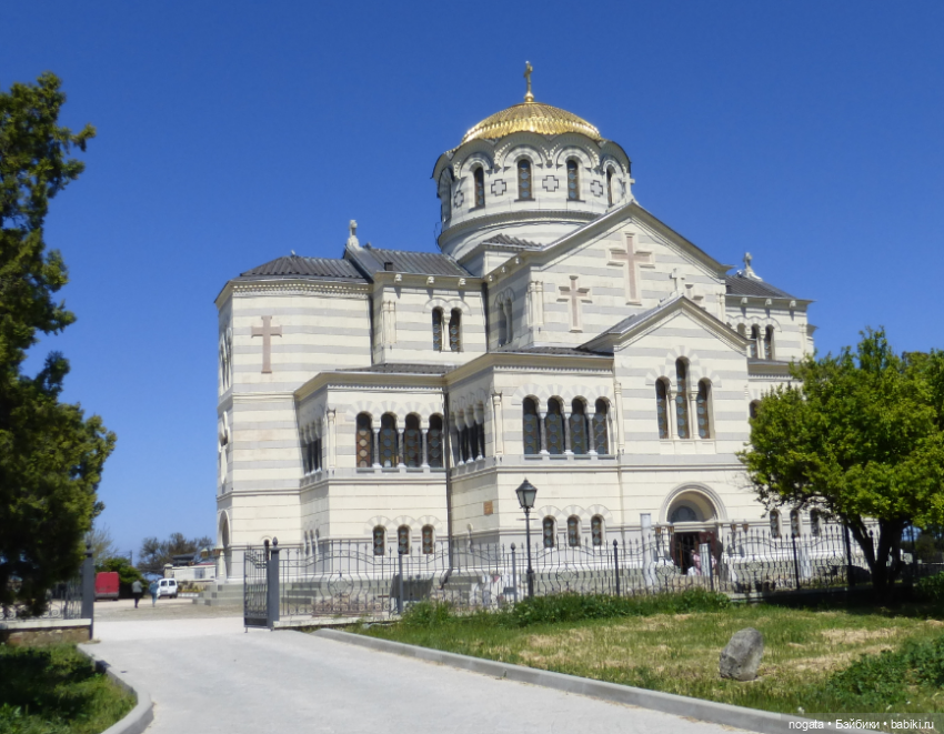 Маша и Пип в Крыму. Севастополь
