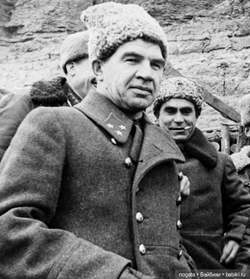 Путешествуем с Машей. Мамаев курган (фото 8)