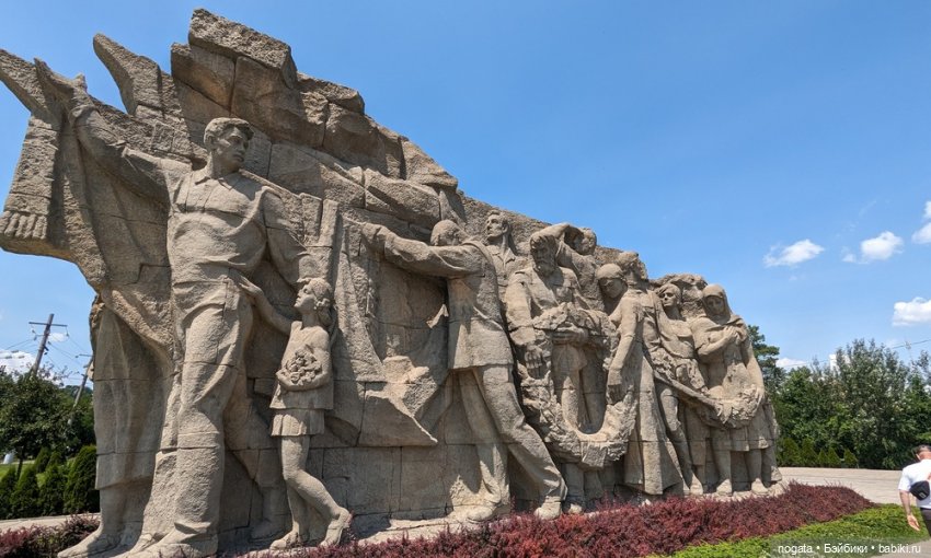 Путешествуем с Машей. Мамаев курган (фото 4)