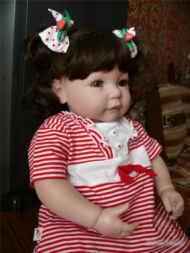 Кукла Адора