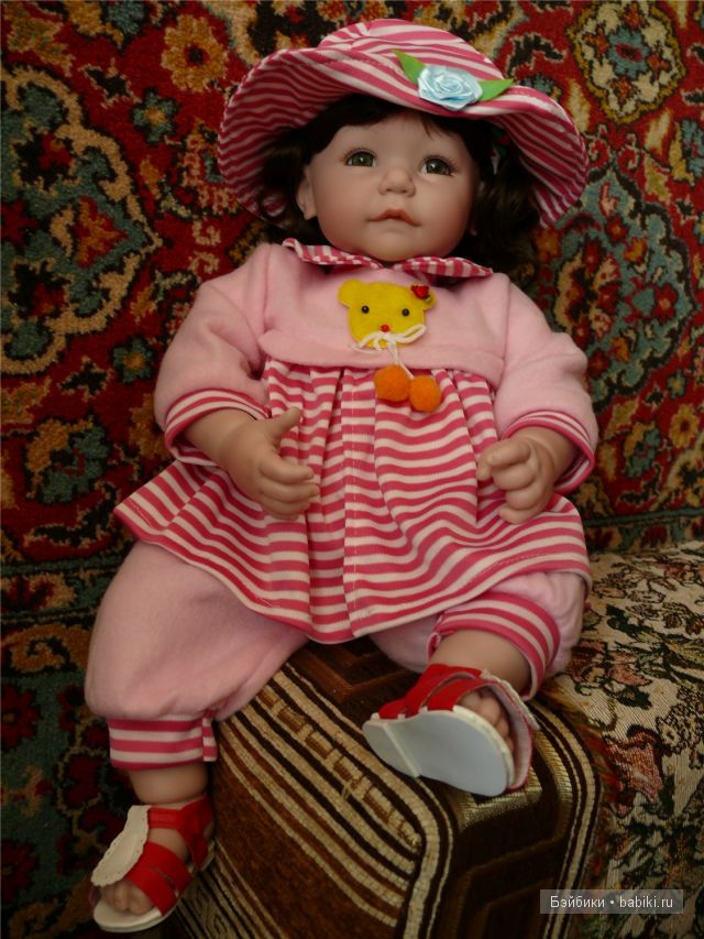 Кукла Адора