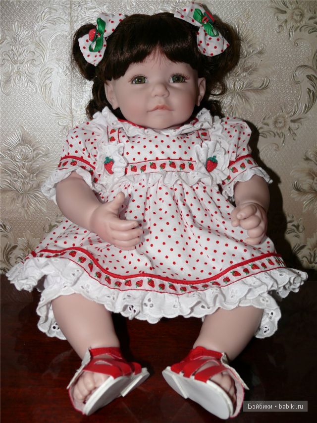 Кукла Адора