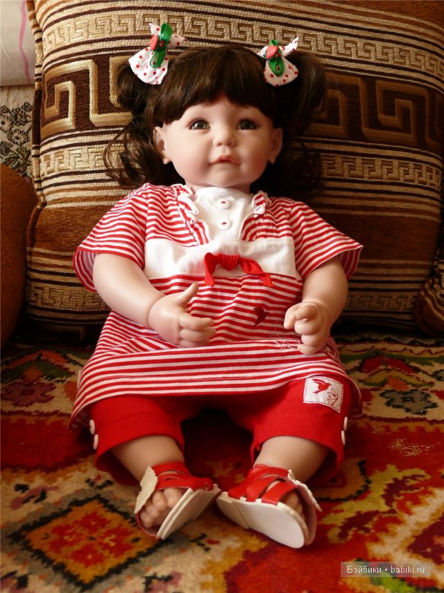 Кукла Адора