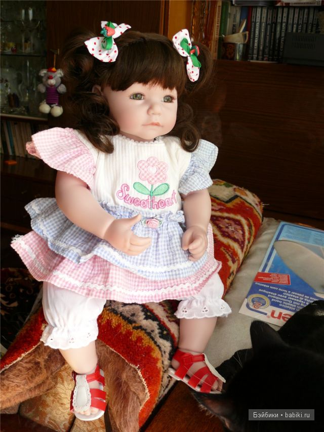 Кукла Адора