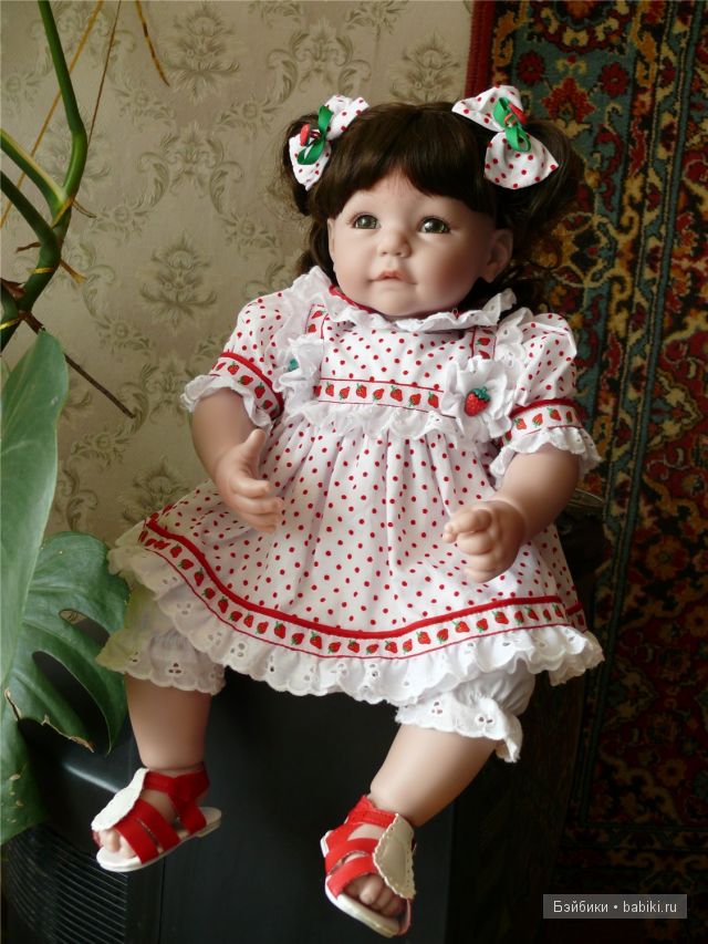 Кукла Адора