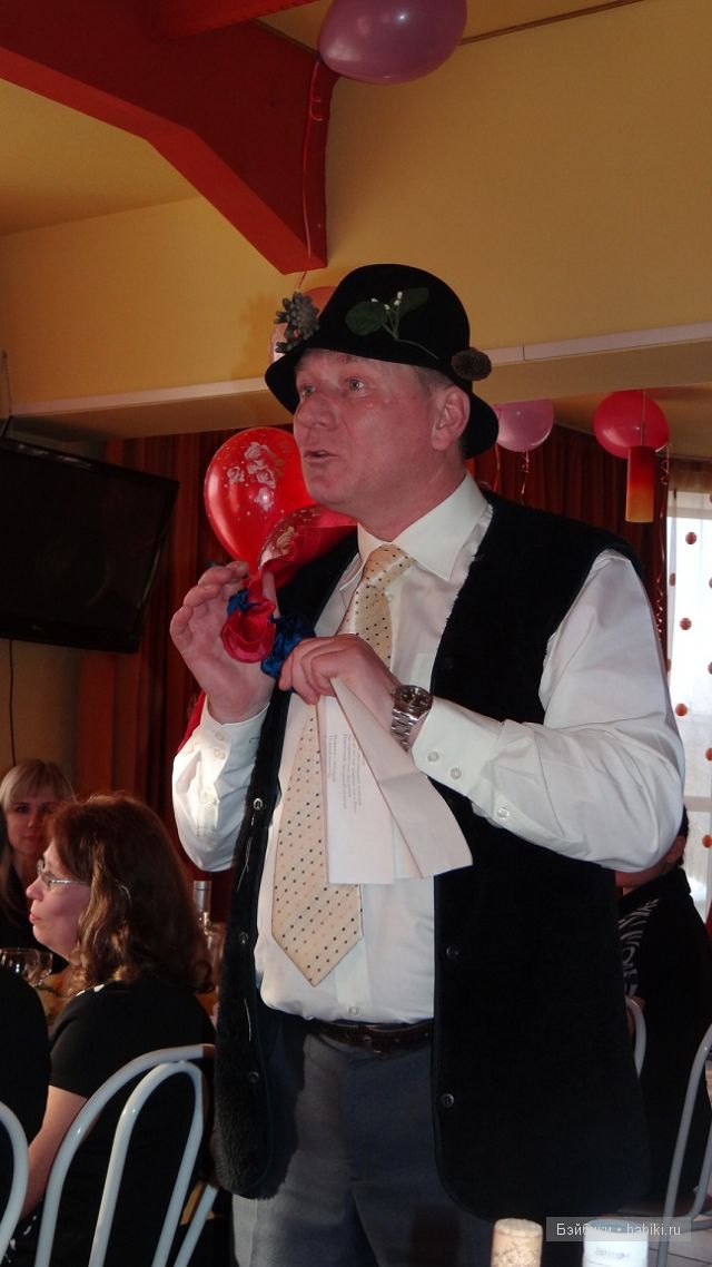 Блондинка и брюнетка от Моники Левениг