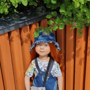 Энн-Майя или Цверг идет по городу