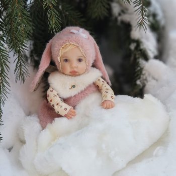 Заинька на снегу.