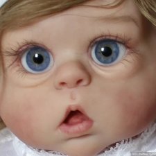 Маленький волшебный эльфик, милый, нежный  ребенок  ищет новый дом.