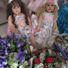 Цветы и куклы